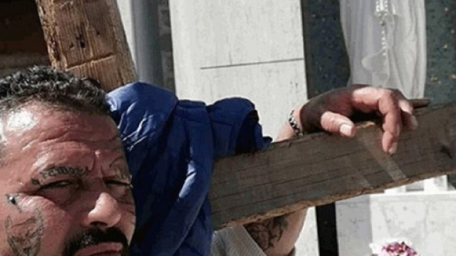 Il lungo pellegrinaggio di Gennaro per espiare le sue colpe