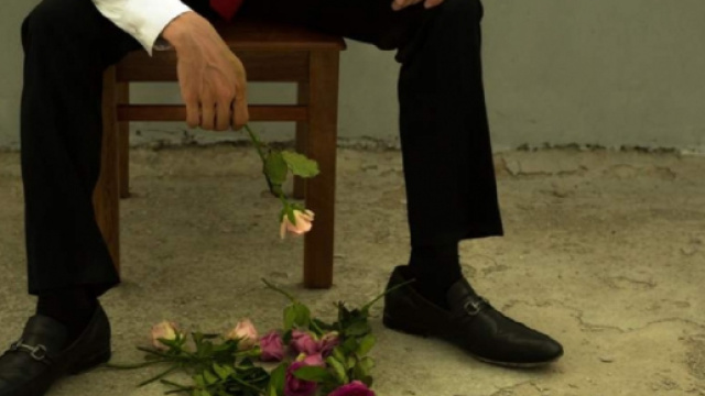 Matrimonio, moglie tradisce il marito nel bagno