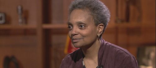 Lori foi acompanhada da esposa e filha para o discurso da vit&oacute;ria. (Arquivo Blasting News)