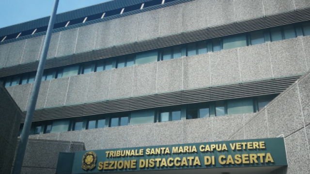 Il Gip del Tribunale di Santa Maria Capua a Vetere ha emesso un'ordinanza di arresto nei confronti di un imprenditore per violenza e stalking