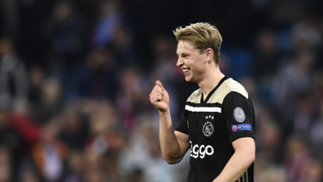 Van de Beek, talentuoso centrocampista dell'Ajax - cookist.com.