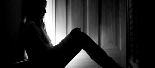 A menina sofreu abuso do padrasto, enquanto a m&atilde;e estava trabalhando. (Arquivo Blasting News)