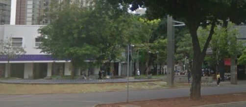 Homem idoso ofende o cliente em loja em Belo Horizonte. (Foto: Reprodu&ccedil;&atilde;o/StreetView)