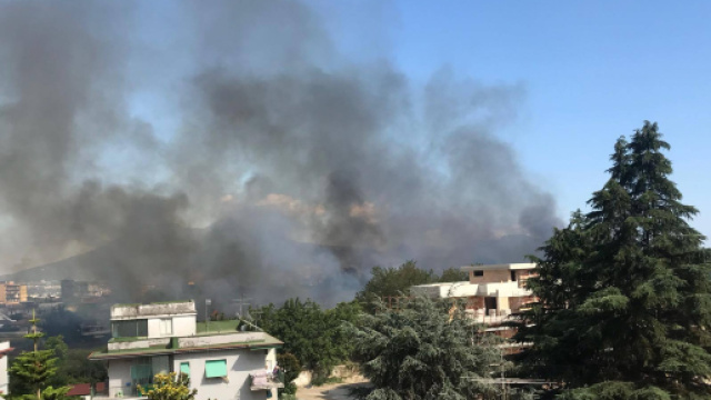 Napoli: scoppiano bombole del gas a Vasto