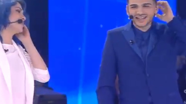 Jefeo e Ludovica insieme sul palco di Amici 18.