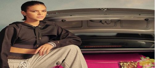 A atriz Bruna Marquezine fez uma passagem r&aacute;pida no lounge do Lollapalooza 2019. (Divulga&ccedil;&atilde;o/Instagram/@brunamarquezine)