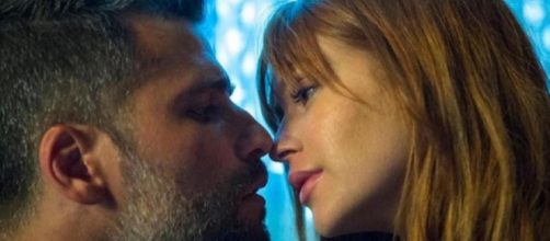 Gabriel ser&aacute; novamente salvo por um beijo de Luz. (Reprodu&ccedil;&atilde;o/Rede Globo)