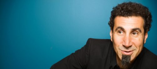 Serj Tankian ter&aacute; sua vida retratada nas telonas. (Arquivo Blasting News)