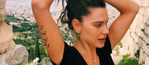 Estrela foi v&iacute;tima das fortes chuvas enquanto viajava de avi&atilde;o. (Reprodu&ccedil;&atilde;o/ Instagram/ @marianagoldfarb)