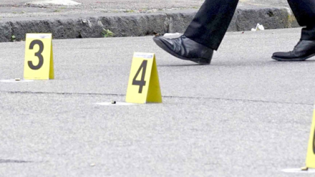 Ancora spari a Napoli: agguato al Rione Villa, un morto e un ferito