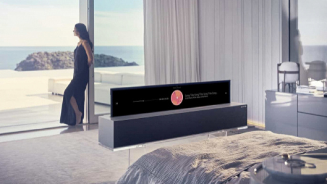 CES 2019: LG svela il primo TV OLED arrotolabile al mondo