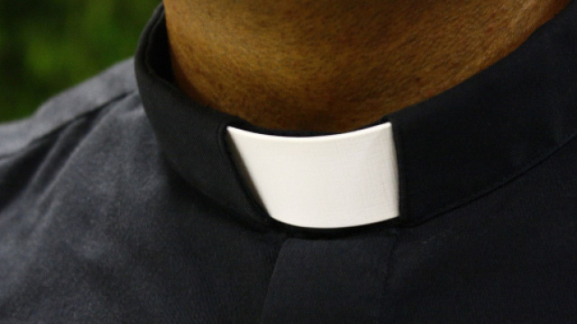 Novara, sacerdote agli arresti domiciliari per molestie su tre ragazzi | leccenews24.it