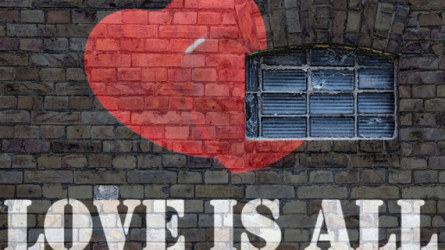 Oroscopo venerd&igrave; 2 maggio 2019: amore a gonfie vele per il Leone, Acquario vanitoso