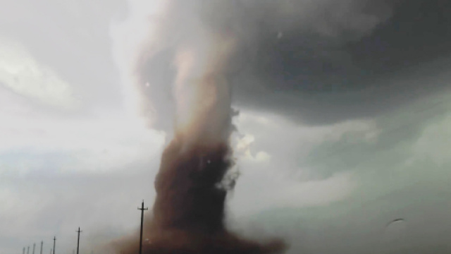 Romania: gigantesco tornado di sabbia capovolge pullman con 39 persone - Cluj ... - cluj-napoca.xyz