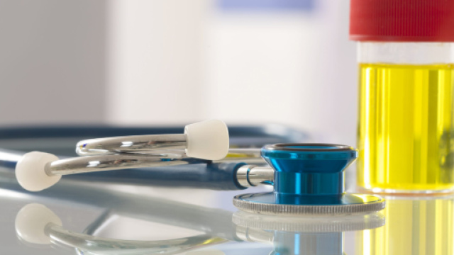 Un esame delle urine potrebbe sostituire il pap test, lo rivela uno studio inglese.