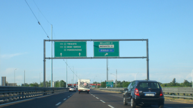 Giallo sull'A1: guardia giurata 51enne trovata senza vita nei pressi di Castelfranco Emilia.