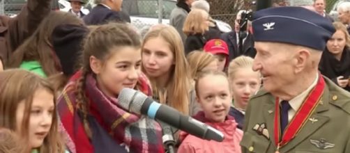 The Candy Bomber of post-World War 2 Berlin. [Image source/Forces TV YouTube video]