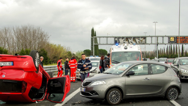 Tragico schianto, muore una donna di 58 anni. (foto di repertorio)