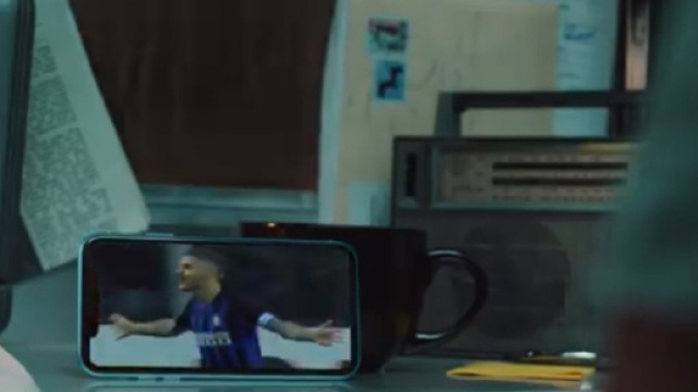 Apple, in uno spot c'&egrave; anche l'Inter ma tutti dormono: commenti sarcastici sul web (VIDEO)