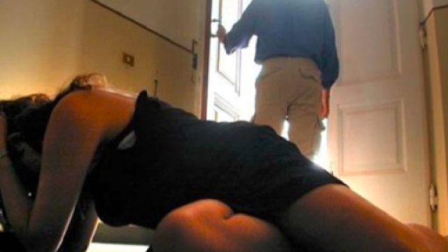 Picchiata col figlio in braccio, trasferimento in una localit&agrave; sicura