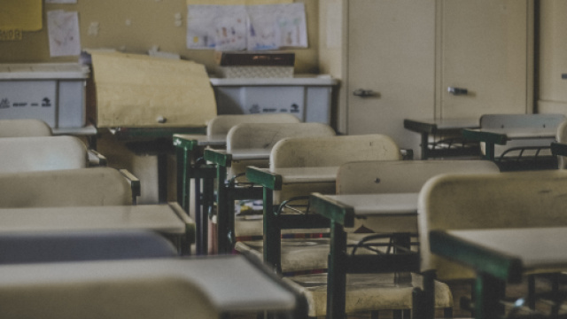 Une classe vide : l'&eacute;cole publique remplit-elle encore sa fonction ?