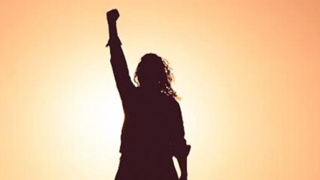 Andr&eacute; Comte-Sponville aide &agrave; se lib&eacute;rer. Credit : Unsplash