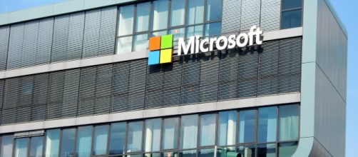 Description: Photo of Microsoft building. (Image source: Efes/Pixabay)