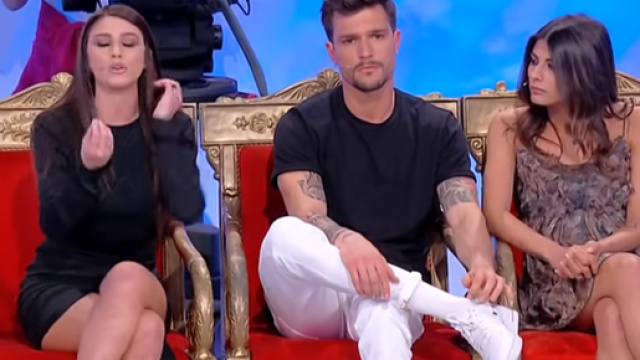 Anticipazioni Uomini e donne: Andrea in villa con Klaudia e Natalia