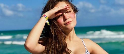 Atriz apareceu fazendo caras eu bocas nas redes sociais do amigo. (Reprodu&ccedil;&atilde;o/Instagram/@larissamanoela)