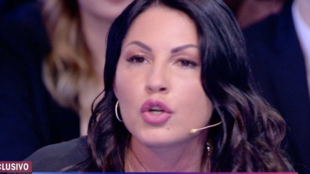 Eliana Michelazzo confessa: 'Ho mentito, ora dovrei isolarmi in convento o al Grande Fratello'.
