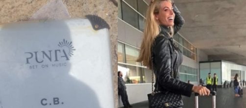 Mala encontrada tinha as iniciais da modelo. (Emerson Fialho/ Arquivo Pessoal/ Reprodu&ccedil;&atilde;o/ Instagram/ @cabitten)