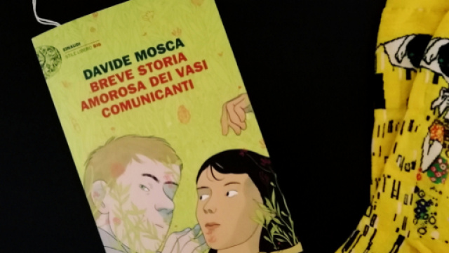"Breve storia amorosa dei vasi comunicanti" di Davide Mosca