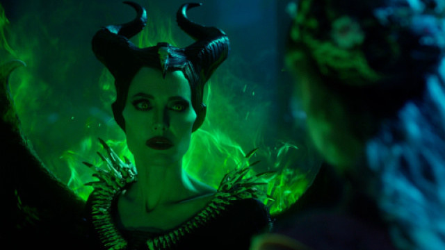 Mal&eacute;fique 2 Le Pouvoir du Mal : Angelina Jolie contre Michelle ... - braindamaged.fr