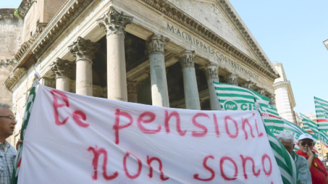 Pensionati bancomat da giugno con i tagli sulle pensioni nette da 3.800 euro al mese.