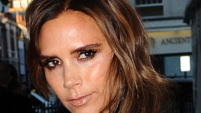 Victoria Beckham lancera une gamme de maquillage durable &agrave; l'automne