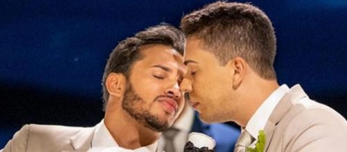 Lucas Guimar&atilde;es e Carlinhos Maia se casaram na presen&ccedil;a de familiares e famosos. (Reprodu&ccedil;&atilde;o/Instagram/@carlinhosmaiaof)