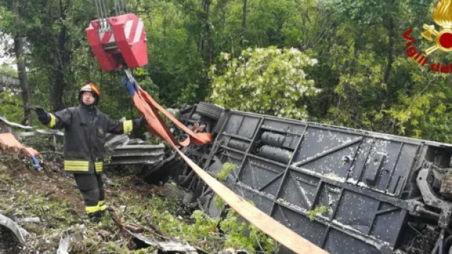 Bus coinvolto in un incidente: alla guida un calabrese (foto di repertorio)