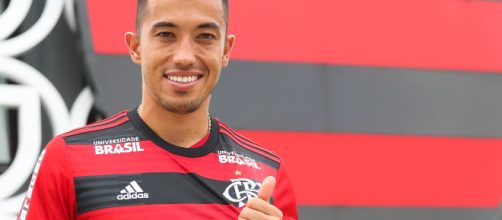 Santos est&aacute; perto de fechar com Fernando Uribe, do Flamengo. (Arquivo Blasting News)