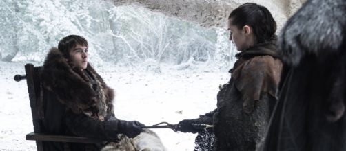 Bran le entrega la daga a Arya para que acabe con Me&ntilde;ique. Time - time.com