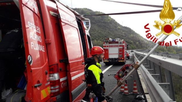 Calabria, uomo si suicida gettandosi nel vuoto. (foto di repertorio)