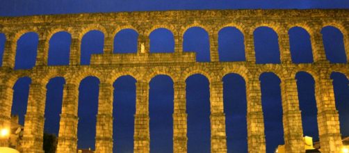 The aqueduct in Segovia is one of the best-preserved examples of Roman architecture. [Image: Arian Zwegers/Flickr]