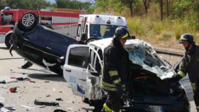 Calabria, ragazzo muore in un incidente stradale. (foto di repertorio)
