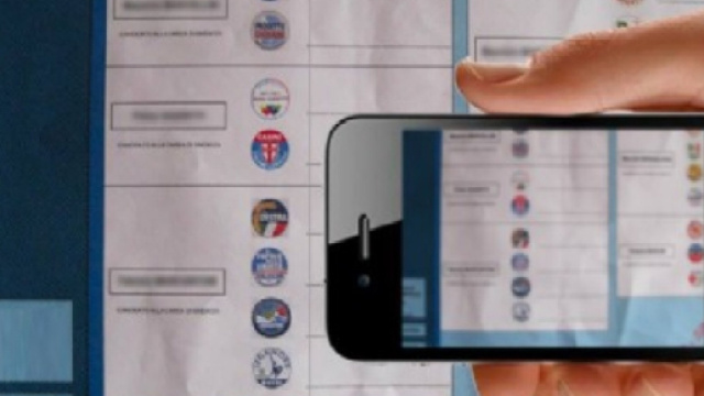 Brindisi, fotografa i registri elettorali: scrutatore allontanato dal seggio