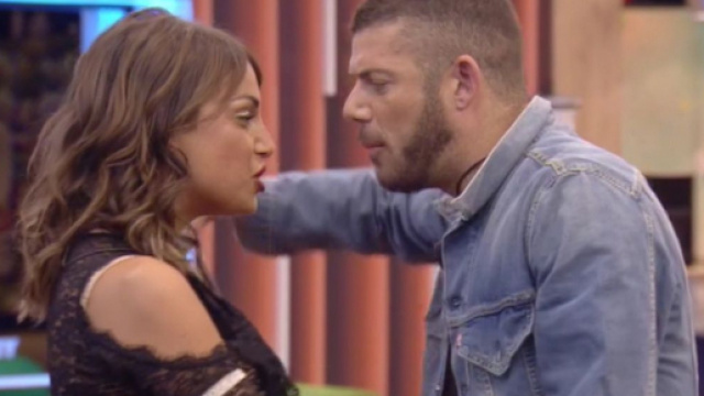 Grande Fratello 16, il Moige denuncia: 'Scene aggressive e di violenza su una donna'.