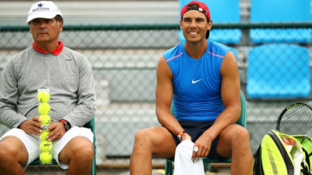 Toni Nadal sui giovani tennisti: 'Impegnatevi o Federer giocher&agrave; fino a 45 anni'