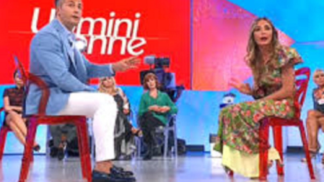 Uomini e donne, puntata del 28 maggio: Ida esce in lacrime, addio definitivo a Riccardo