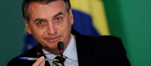 Bolsonaro diz que usar&aacute; caneta para revogar decretos. (Arquivo Blasting News)