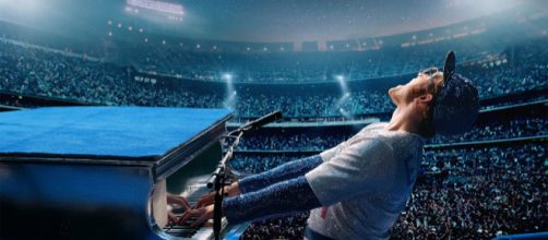 Taron Egerton &eacute; o int&eacute;rprete de Elton em 'Rocketman'. (Arquivo Blasting News).