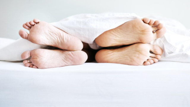 Dormir &agrave; deux, un r&ecirc;ve ou un cauchemar ? - Madame Figaro - lefigaro.fr