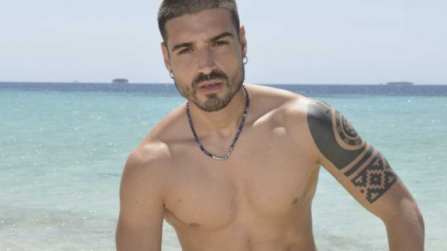 Fabio Colloricchio e Violeta Mangri&ntilde;an fanno l'amore a ... - bitchyf.it